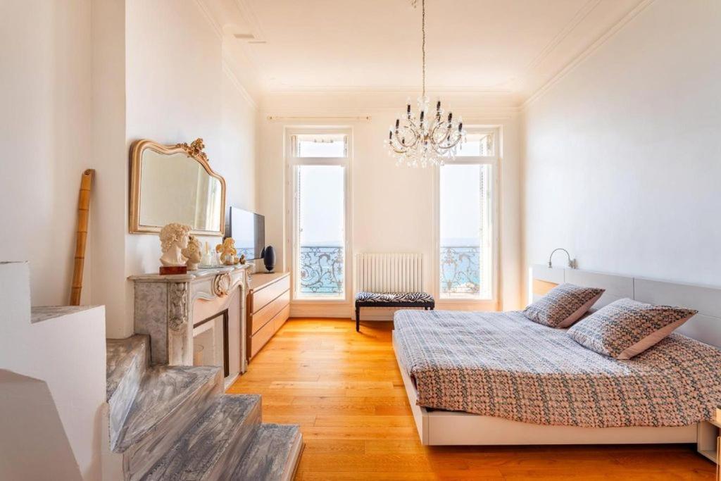 Appartement Sur La Corniche Kennedy Face A La Mer Marseille Luaran gambar