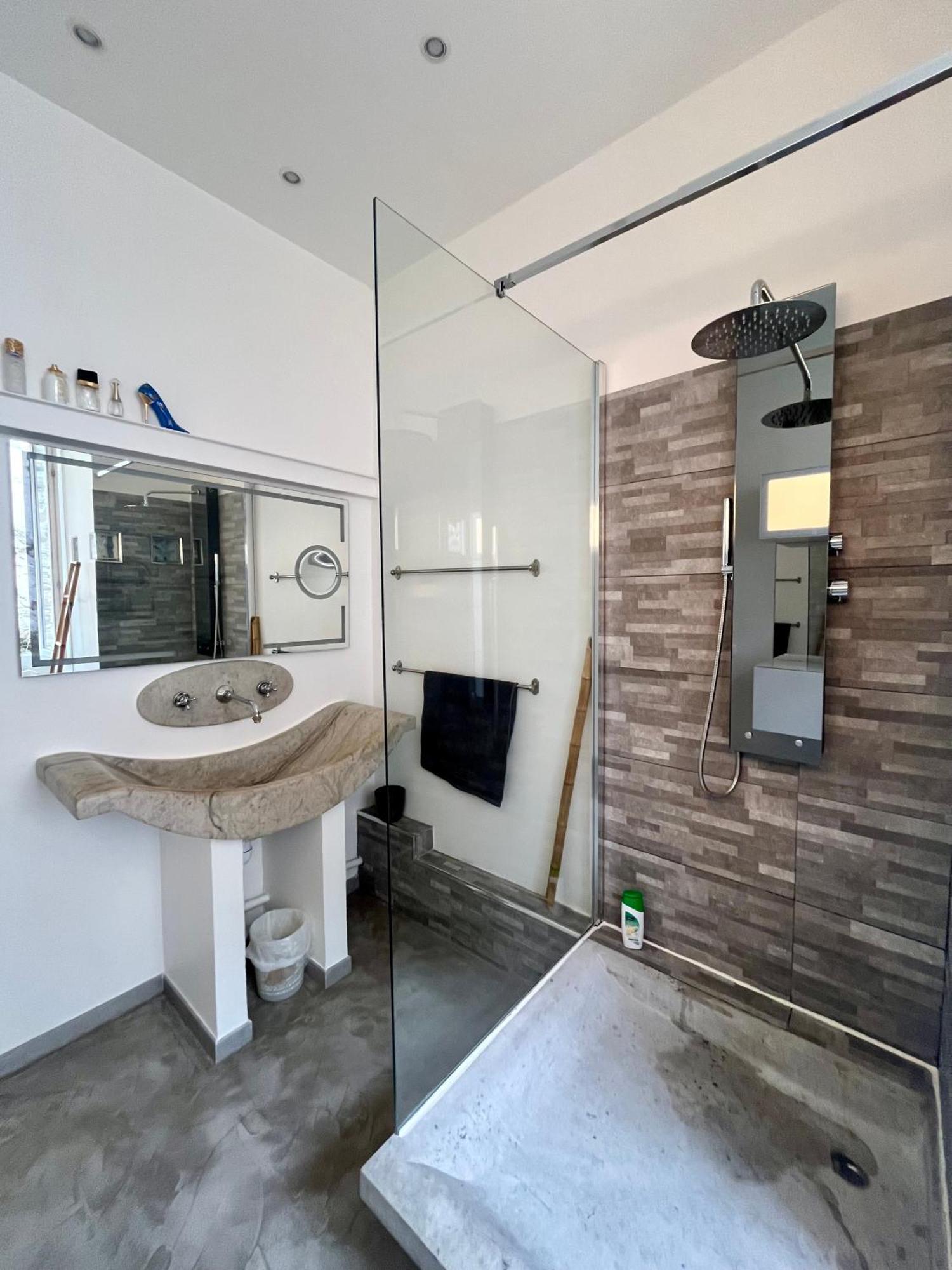 Appartement Sur La Corniche Kennedy Face A La Mer Marseille Luaran gambar