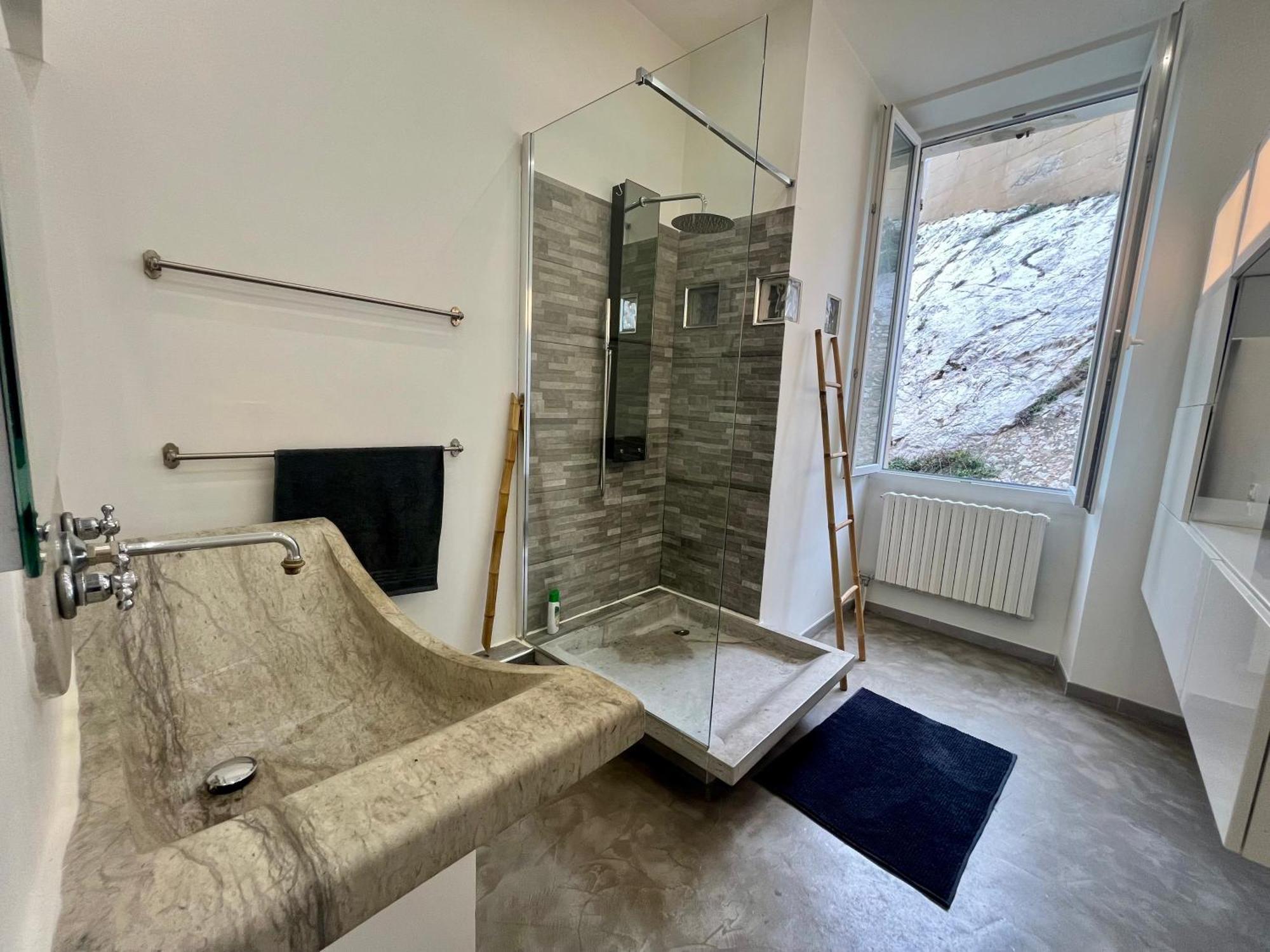 Appartement Sur La Corniche Kennedy Face A La Mer Marseille Luaran gambar