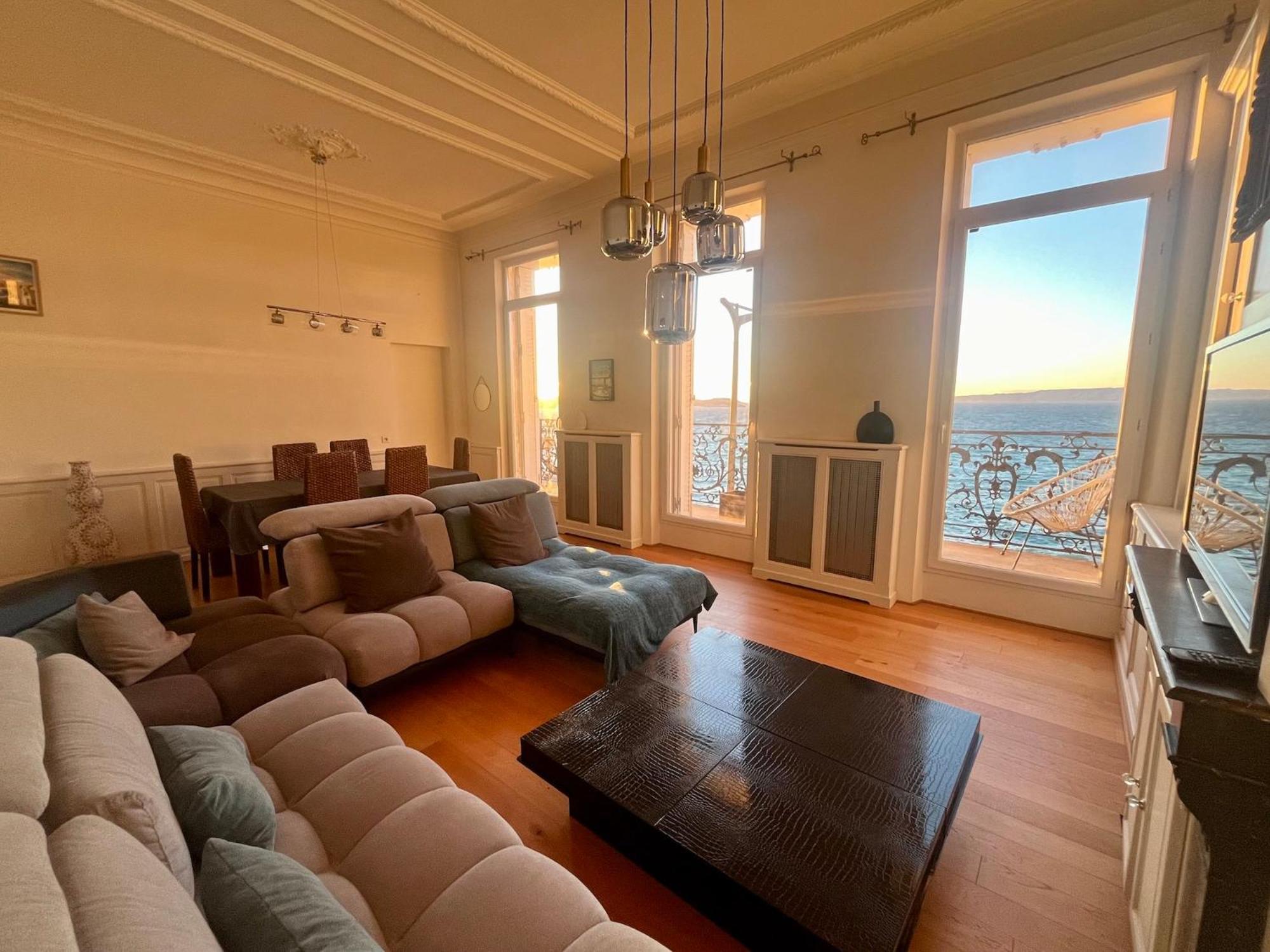 Appartement Sur La Corniche Kennedy Face A La Mer Marseille Luaran gambar
