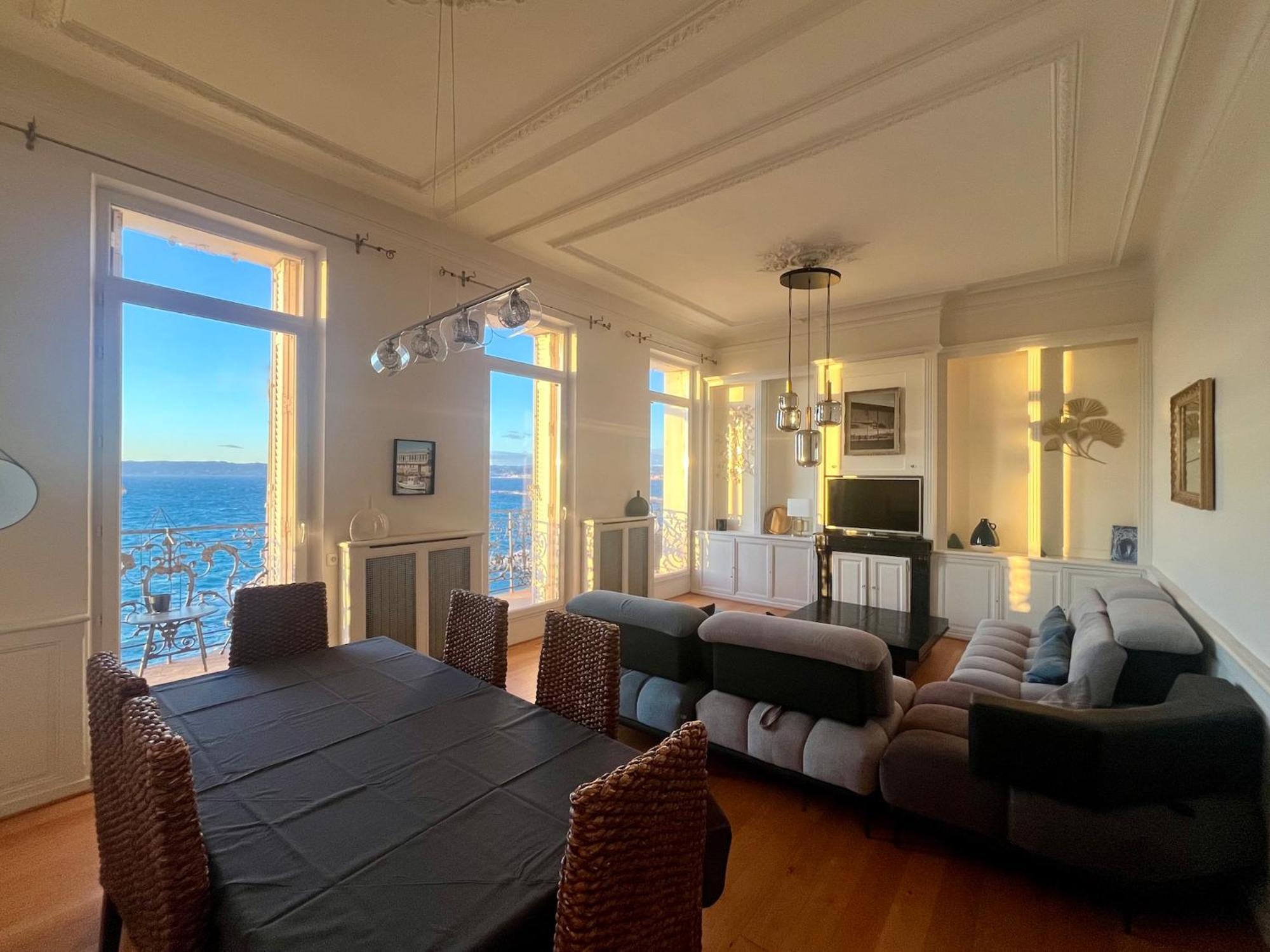 Appartement Sur La Corniche Kennedy Face A La Mer Marseille Luaran gambar